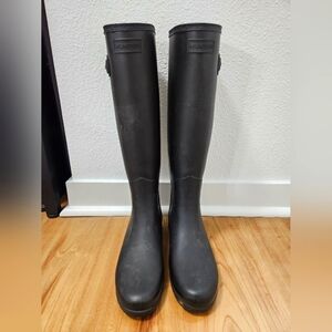 Hunter tall rain boots narrow
